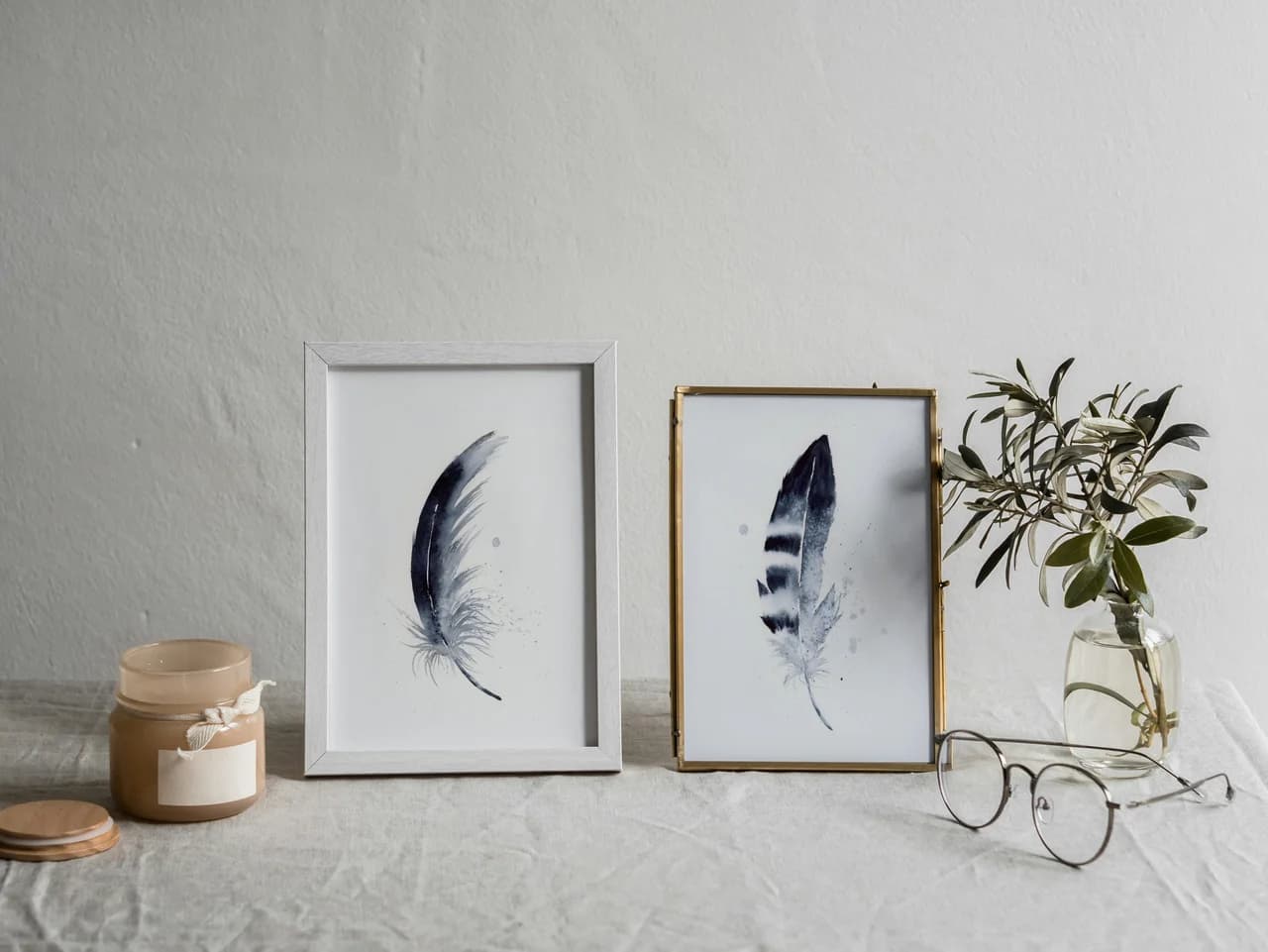 Black Crow shown in a room setting