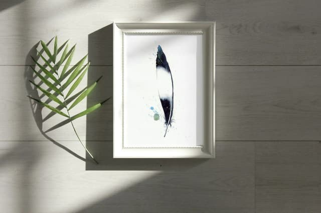 Magpie Wing shown in a room setting
